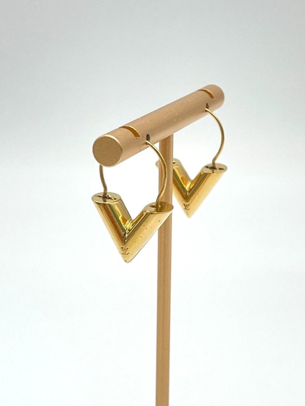 Authentic Louis Vuitton 2 PAIRS Essential V Gold Tone Hoop Earrings LV Logo - Picture 4 of 16